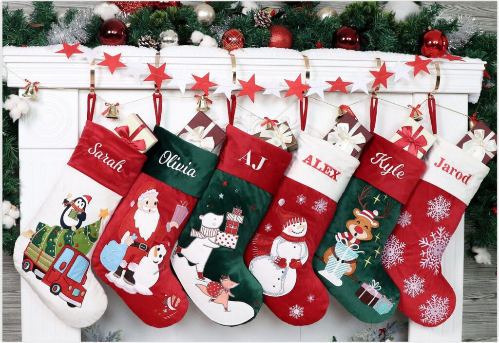 8 Top-Selling Christmas Items To Sell This Holiday Season [2023]